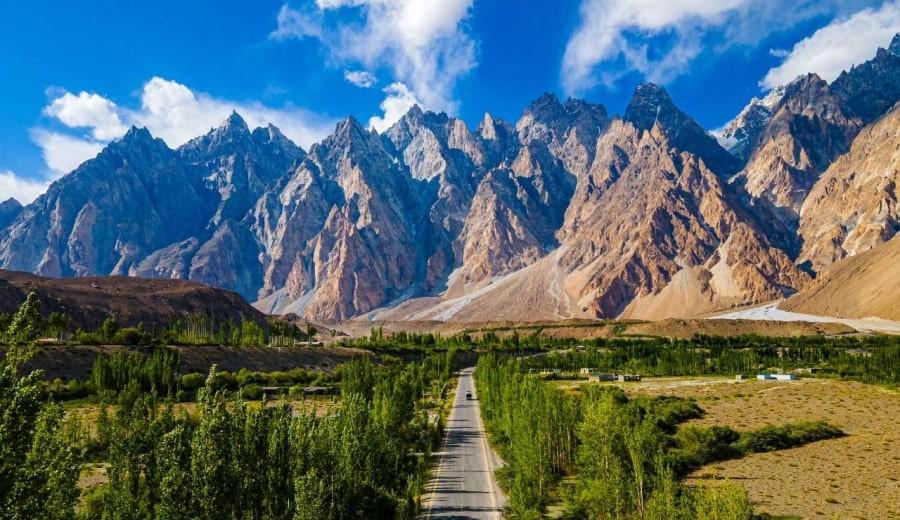 8 days tour to HUNZA SKARDU